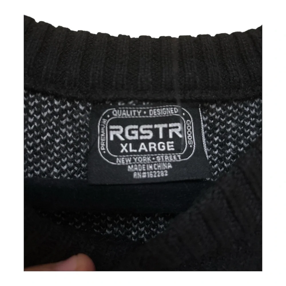RGSTR, Black Skull Graphic Sweater,Size XL,NWT